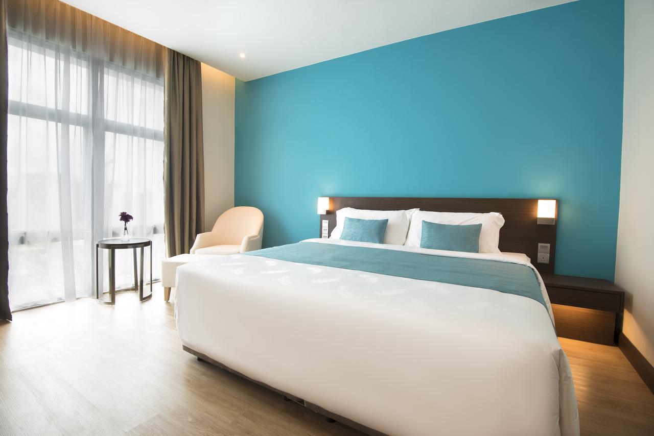Astana Wing - Riverside Majestic Hotel Kuching Ngoại thất bức ảnh